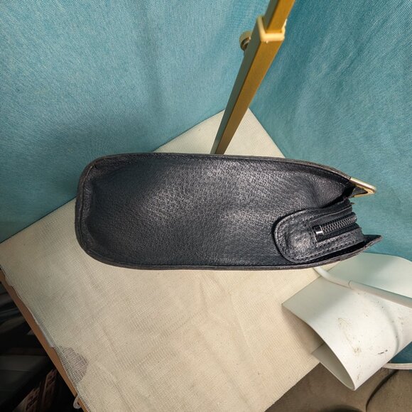 VALENTINO GARAVANI BLACK LEATHER CLUTCH AUTH VTG FEATURING GOLDEN HARDWARE - Picture 4 of 13